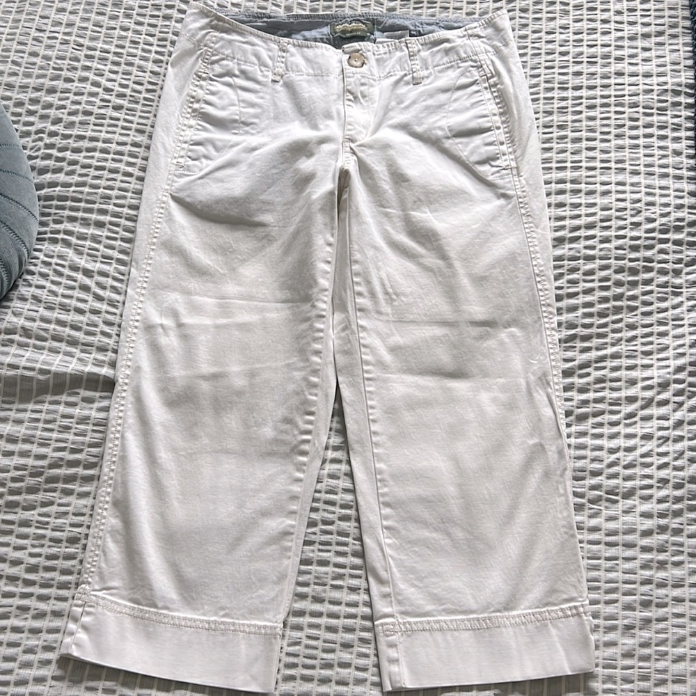 White capri chino style pant